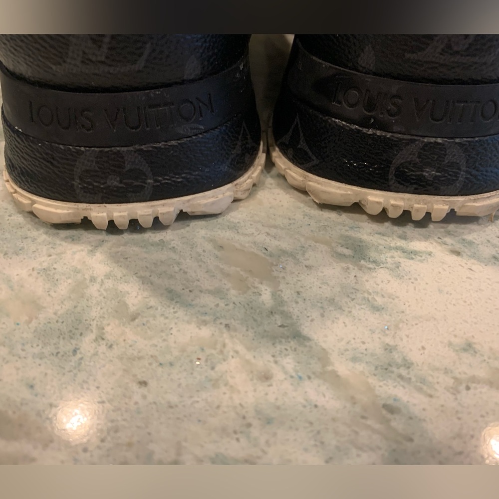 Louis Vuitton “Tri-Color” Run Away sneaker. - Picture 6 of 7
